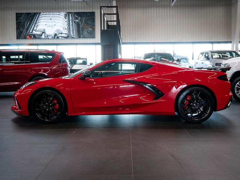 Chevrolet Corvette (2026) 6.2 Stingray 3LT Z51 Facelift - fotka 2 z 45