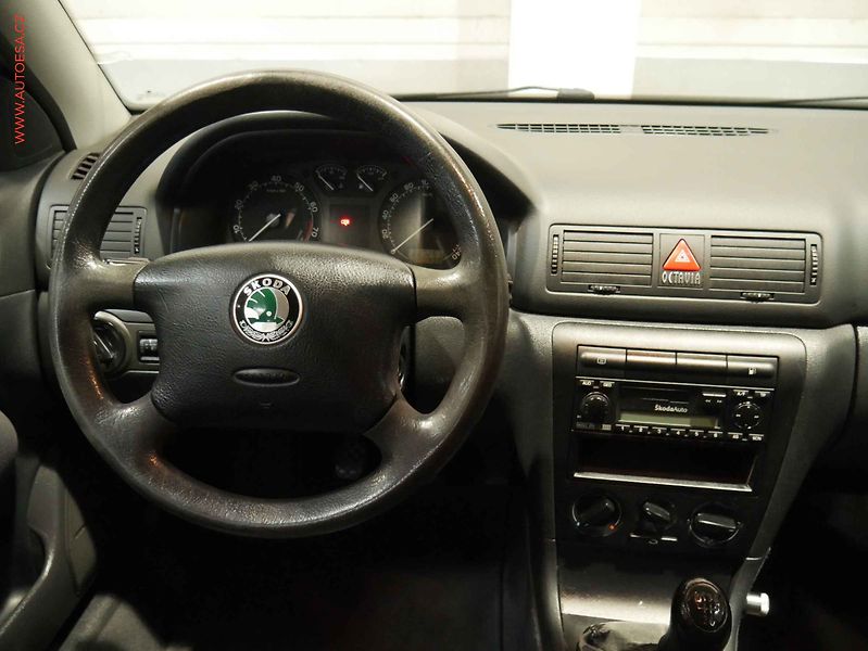 Škoda Octavia (2003) 1.6 MPi, 2.maj,ČR - fotka 11 z 13