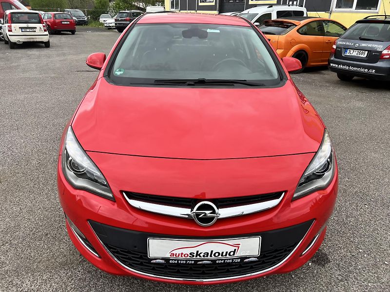 Opel Astra 1.6 TURBO 125KW,EXCLUSIVE,1MAJ - fotka 2 z 43