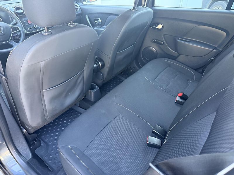 Dacia Logan 0.9 TCe CZ 1.majitel - fotka 27 z 30