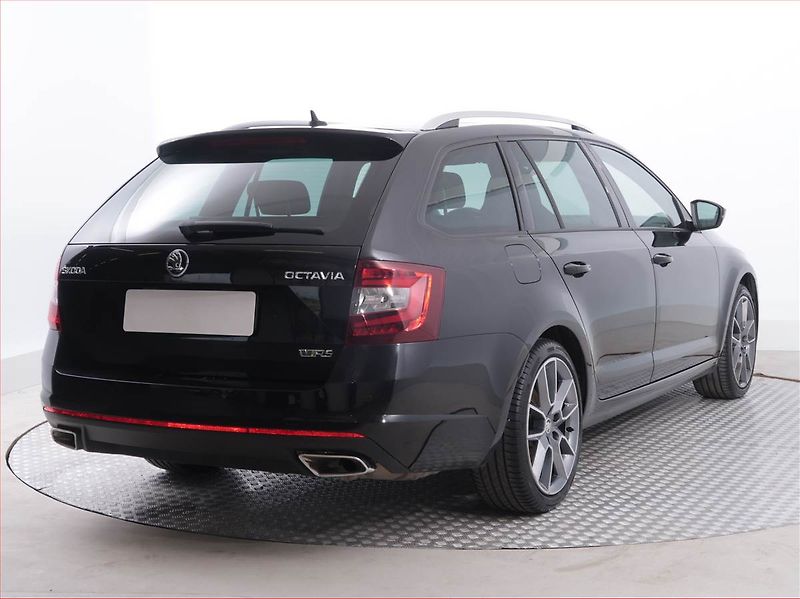 Škoda Octavia (2018) RS 2.0 TSI, Automat, Navi - fotka 5 z 23