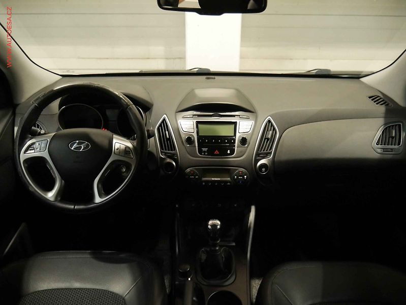 Hyundai ix35 (2011) 1.6GDi, ČR, AC, park.čidla - fotka 8 z 17