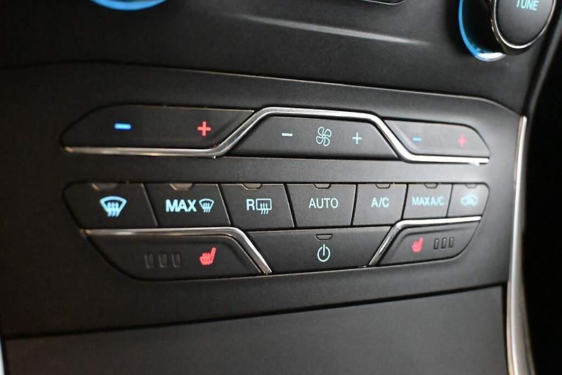 Ford S-MAX (2021) 2.0 LED Kamera Tažné 8Kol 8AT - fotka 18 z 33