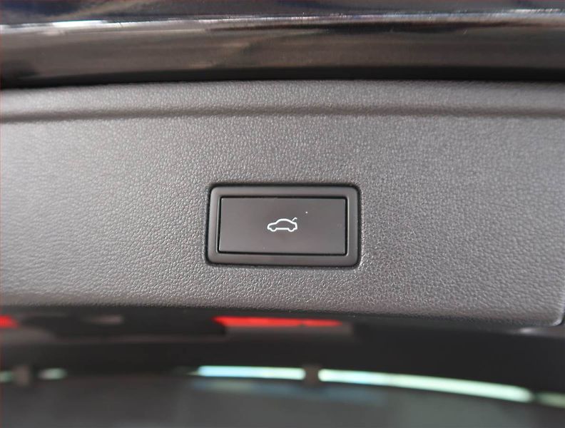Volkswagen Touareg (2021) 3.0 TDI, 4x4,Automat,V6 TDI - fotka 24 z 26