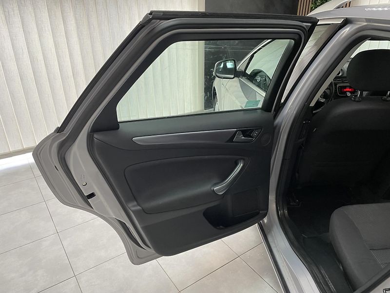 Ford Mondeo 1.6 i 118kW ČR SERVISKA  - fotka 17 z 25