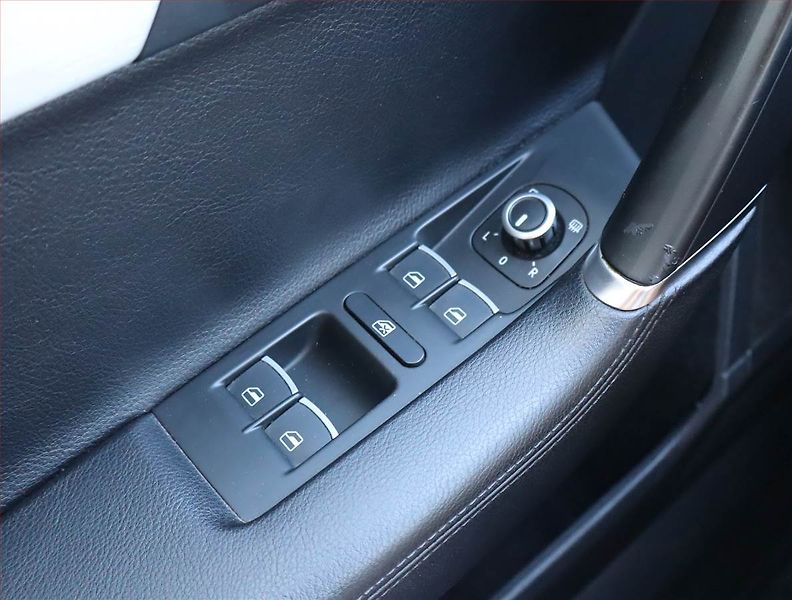 Volkswagen Passat (2014) 2.0 TDI, 4X4, Automat - fotka 17 z 22