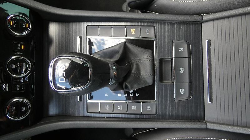 Škoda Superb 1.4 TSI iV Style DSG - fotka 18 z 27