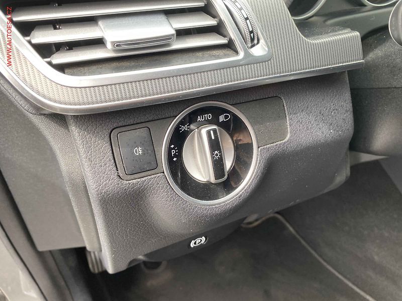 Mercedes-Benz Třídy E (2014) 2.2 CDi E200, AT, navi, park - fotka 15 z 18