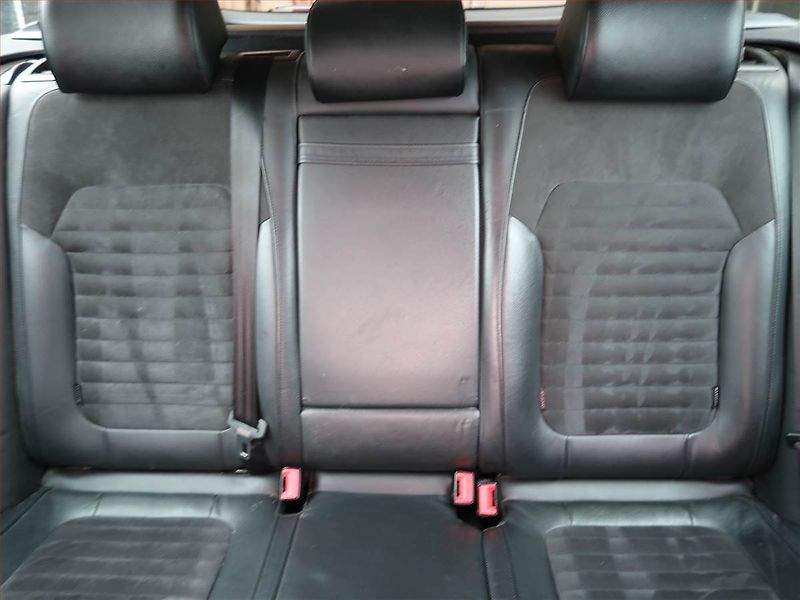 Volkswagen Passat (2011) 2.0 TDI, Xenony, Tempomat - fotka 10 z 19