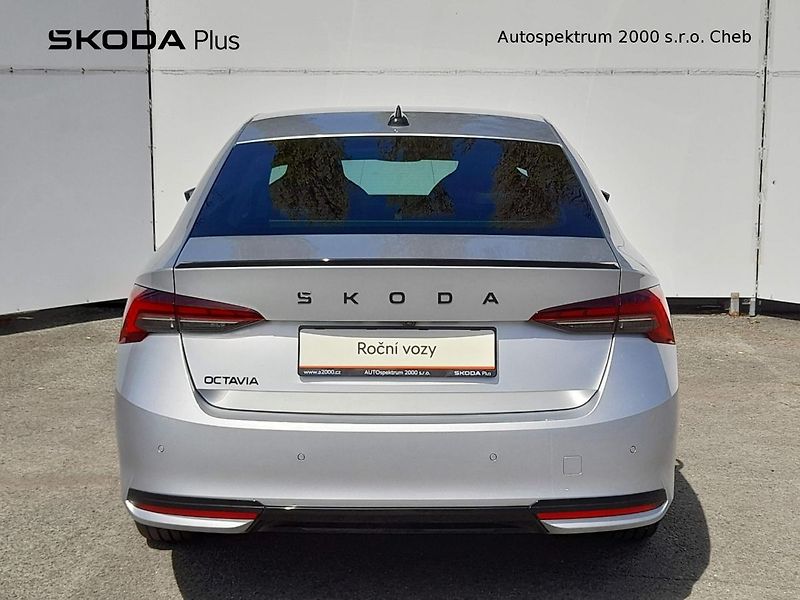 Škoda Octavia Sportline M-HEV 1.5 TSI 110kW - fotka 9 z 20