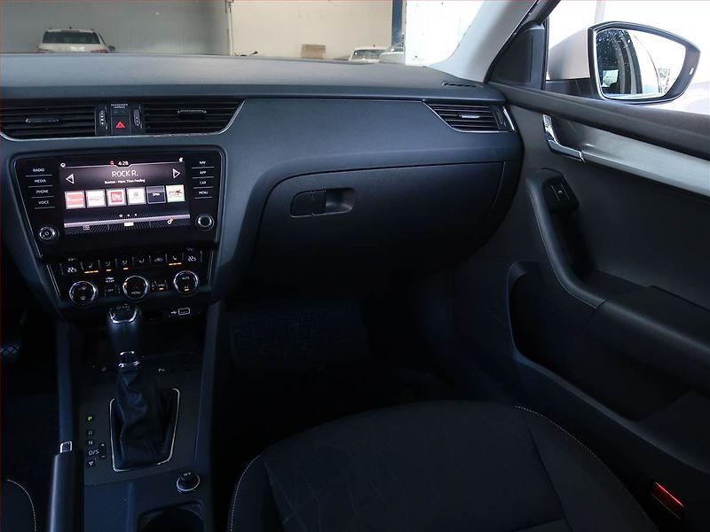 Škoda Octavia (2018) 1.5 TSI, Automat, Serv.kniha - fotka 7 z 15