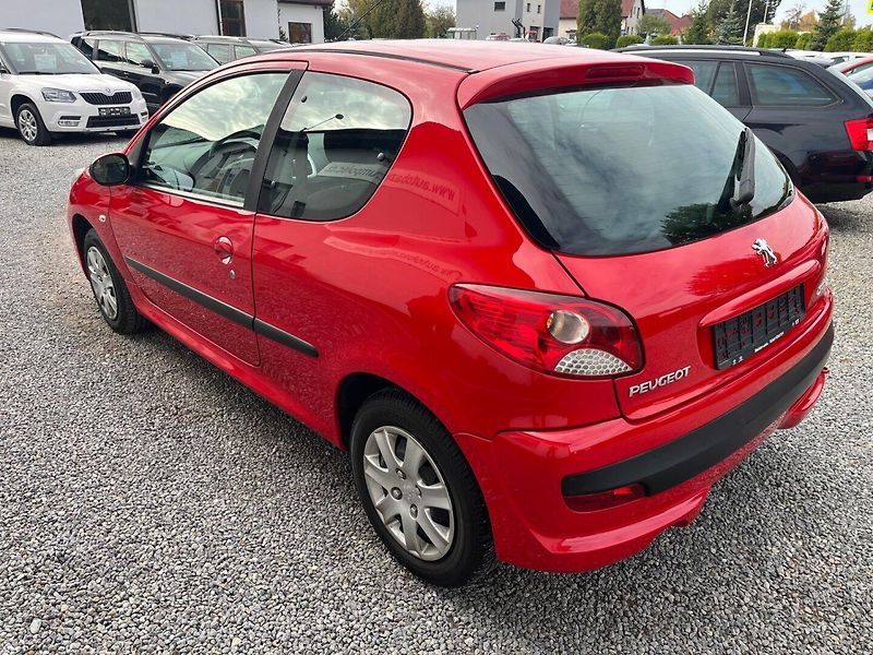 Peugeot 206 (2009) + 1.1 i - fotka 4 z 15