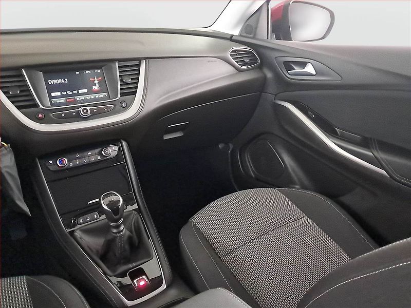 Opel Grandland X (2022) 1.2 Turbo, Serv.kniha - fotka 8 z 20
