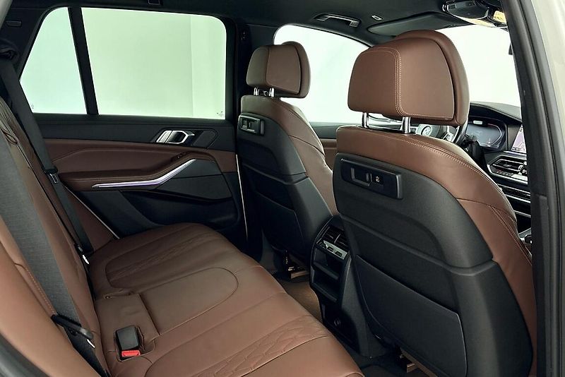 BMW X5 xDrive40d - fotka 14 z 28