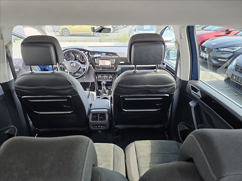 Volkswagen Touran 1,4 TSi 110KW Highline Panoram - fotka 33 z 52