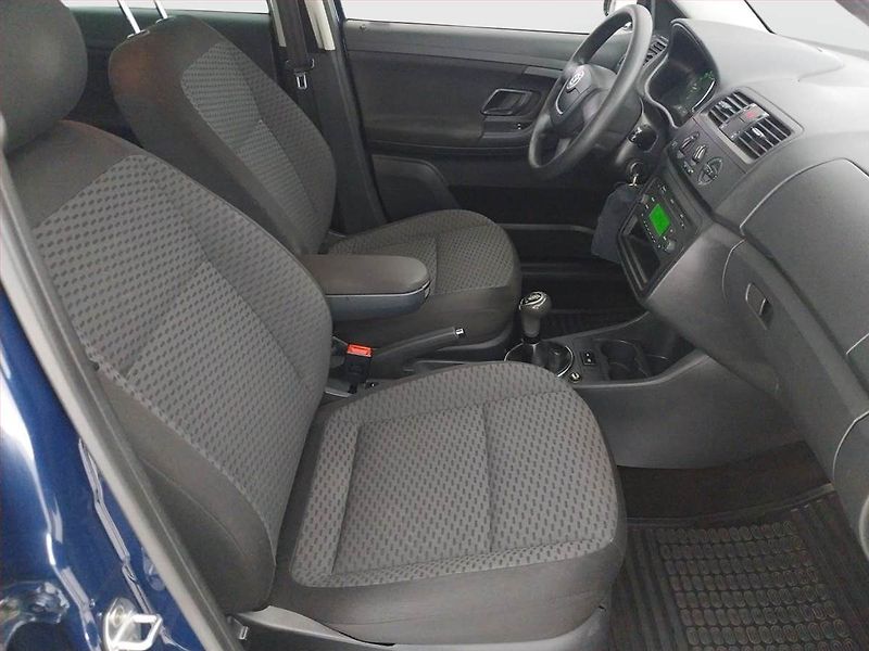 Škoda Fabia (2012) 1.6 TDI, po STK, zamluveno - fotka 9 z 14