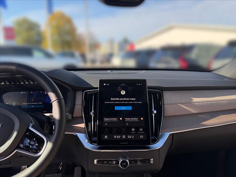 Volvo XC90 (2026) 2,0 B5 AWD Plus Dark 6135 - fotka 9 z 14