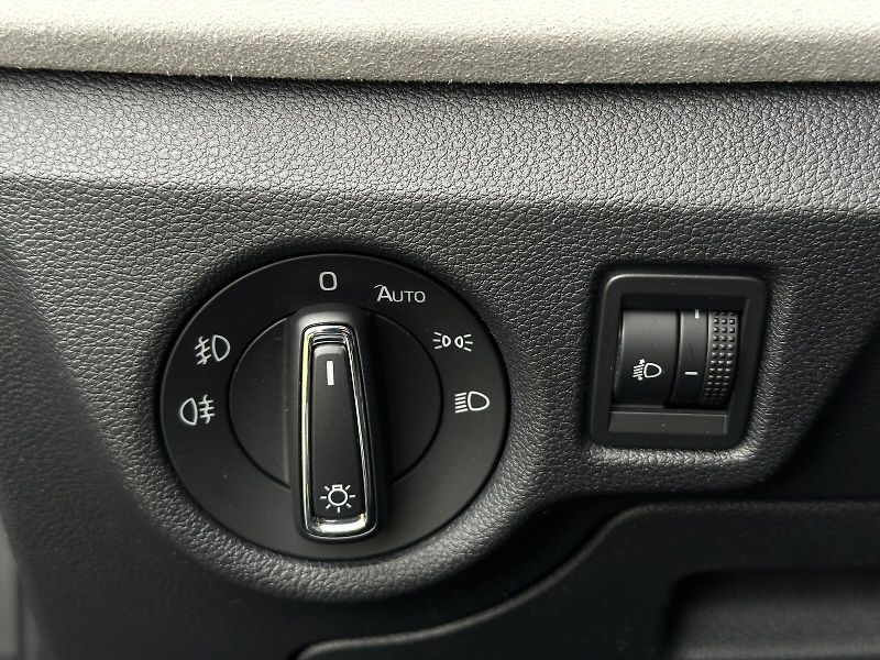 Škoda Scala 1.0TSi 116PS LED V.Cockpit Cli - fotka 12 z 35