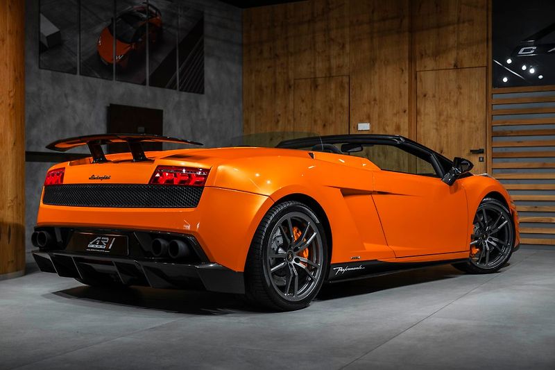 Lamborghini Gallardo Performante - fotka 35 z 36