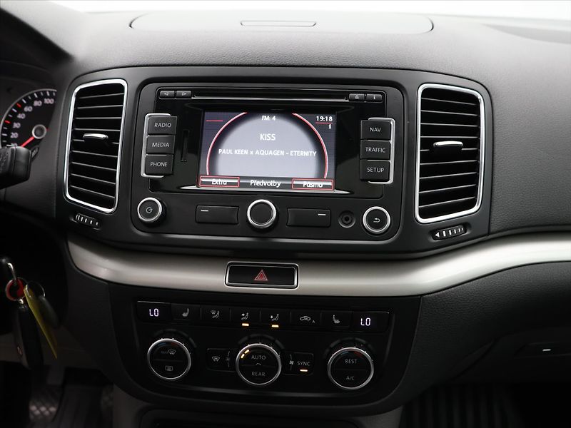 Seat Alhambra 2,0 TDI 103 kW 4DRIVE Panorama - fotka 25 z 38