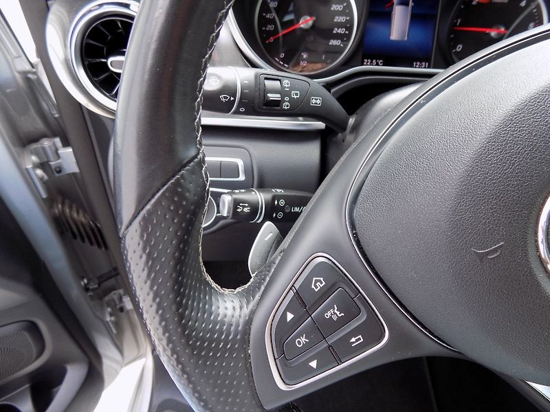 Mercedes-Benz Třídy V (2021) 300d/4Matic/Long/AMG/AirMatic/ - fotka 31 z 49