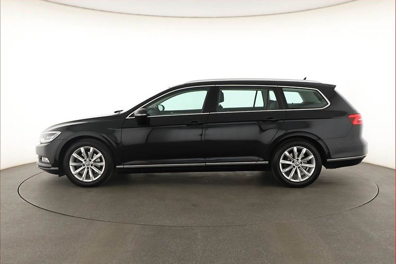 Volkswagen Passat (2019) 1.5 TSI, Automat, Kůže, Navi - fotka 3 z 19