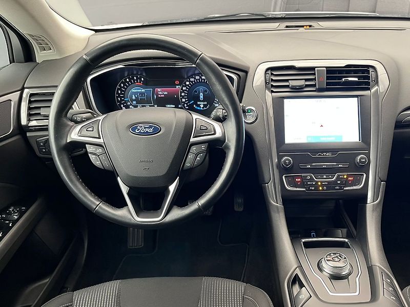 Ford Mondeo 2,0 Titanium LED Dynamic - fotka 9 z 52