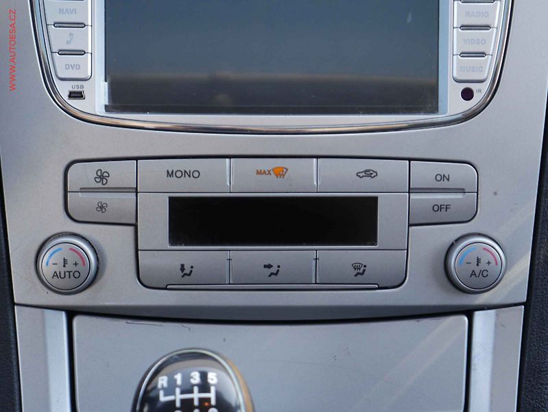 Ford S-MAX (2008) 2.0TDCi, AC, park.čidla - fotka 12 z 16