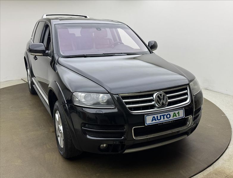 Volkswagen Touareg 3,0 165kW V6 NZ.TOP KŮŽE TAŽNÉ - fotka 3 z 42