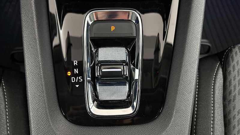 Škoda Octavia 2.0 TDI DSG Style Combi - fotka 22 z 25