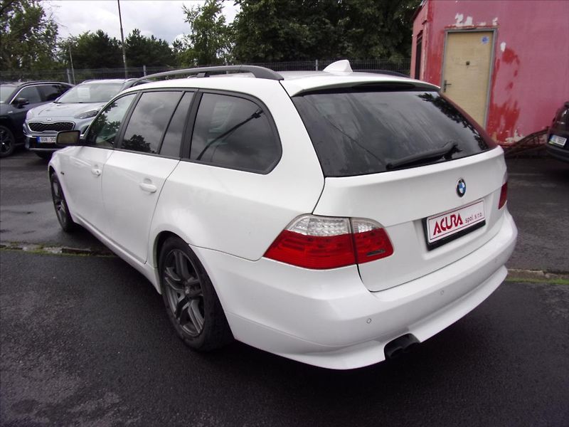 BMW Řada 5 3,0 525d xDrive Touring - fotka 5 z 23