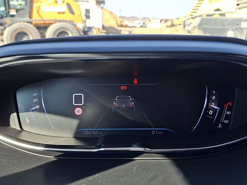 Peugeot 3008 ALLURE 1,2 PT 130k M6 - fotka 18 z 28