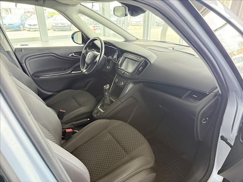 Opel Zafira 1,4   103kW,SERVISKA,2.MAJ,7MÍ - fotka 8 z 26