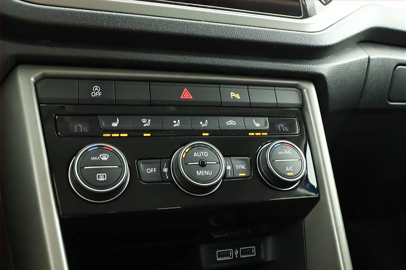 Volkswagen T-Roc (2021) 1.0 TSI, Tempomat - fotka 12 z 18