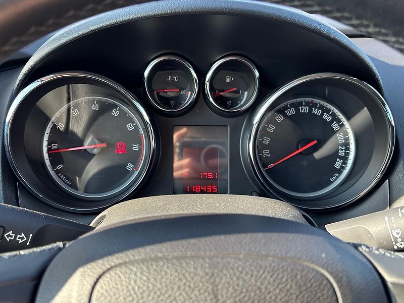 Opel Astra Kombi - fotka 11 z 20