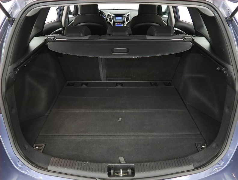 Hyundai i30 (2015) 1.6 MPI, ČR,1.maj, Tempomat - fotka 13 z 18