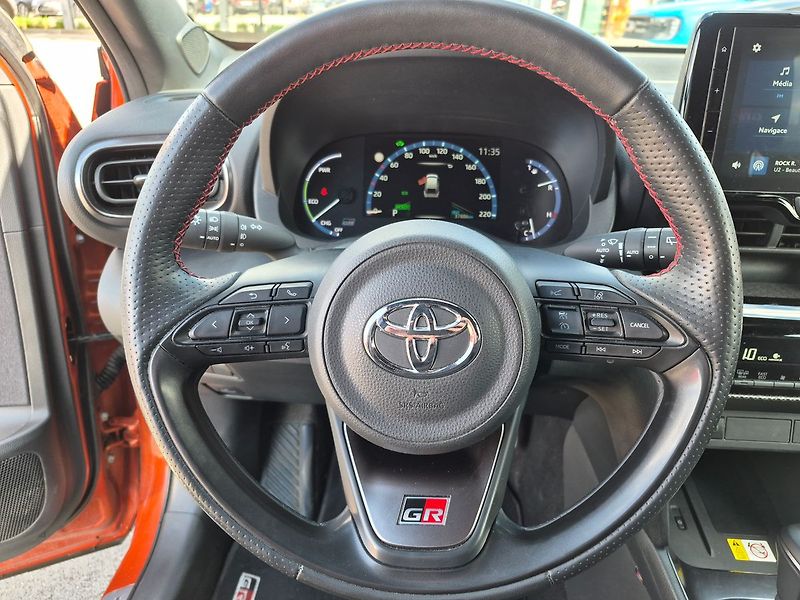 Toyota Yaris Cross GR SPORT 1,5 Hybrid 85KW - fotka 8 z 19