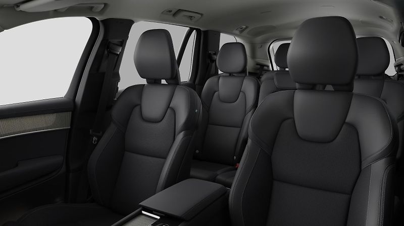 Volvo XC90 (2026) B5 AWD PLUS BRIGHT - fotka 11 z 16