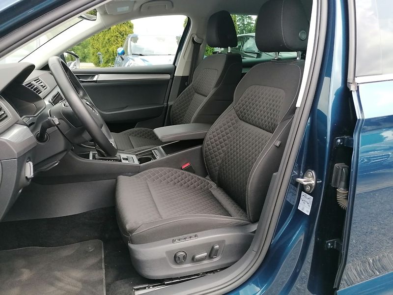 Škoda Superb (2022) IV 1.4 TSi PHEV 160kW - fotka 9 z 30