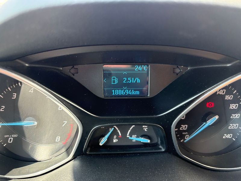 Ford C-MAX 1.6, 110kW, Aut.Klima, Výhřevy - fotka 9 z 18