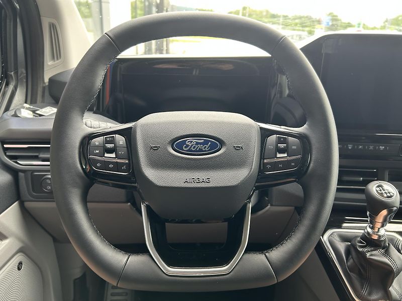 Ford Tourneo Custom Titanium L2 2.0 EcoBlue 110 kW - fotka 21 z 36