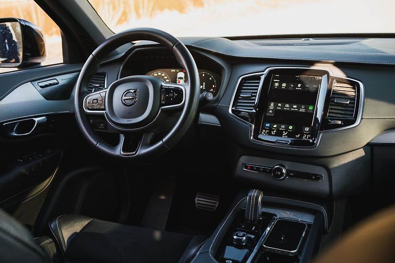 Volvo XC90 (2022) B5 AWD - fotka 3 z 28