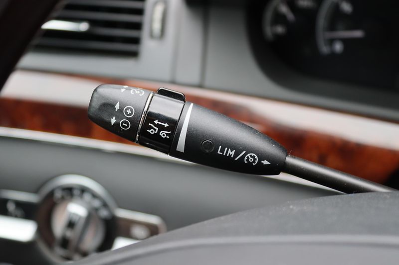 Mercedes-Benz Třídy S S 600 L 5.5 V12 AMG 380kW - fotka 27 z 50