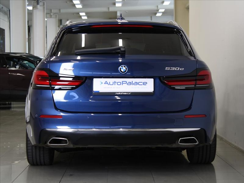 BMW Řada 5 530e xDrive Luxury Pano.ČR   2 - fotka 4 z 28