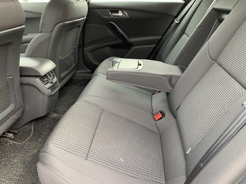 Peugeot 508 SW 2.0HDi PANORAMA NAVI KLIMA - fotka 28 z 45