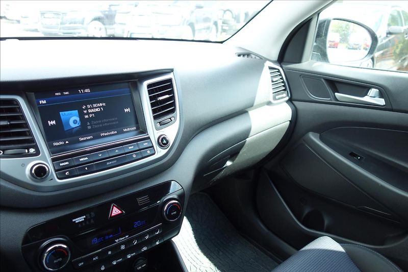 Hyundai Tucson 1,7 CRDi 85KW, ČR, NAVIGACE. - fotka 35 z 38