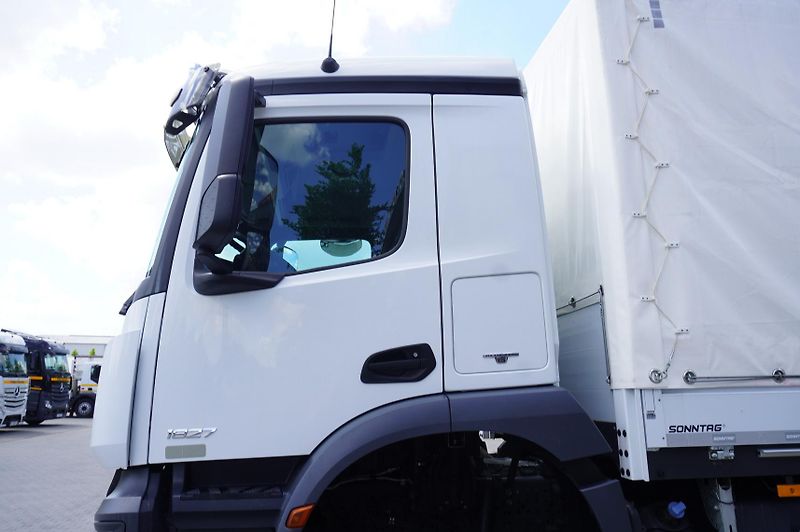 Mercedes-Benz (2018) Arocs 1827 / Driver education - fotka 14 z 24