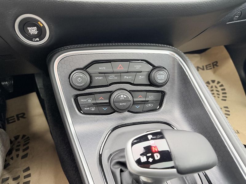 Dodge Challenger 3.6 V6 4x4  - fotka 19 z 28