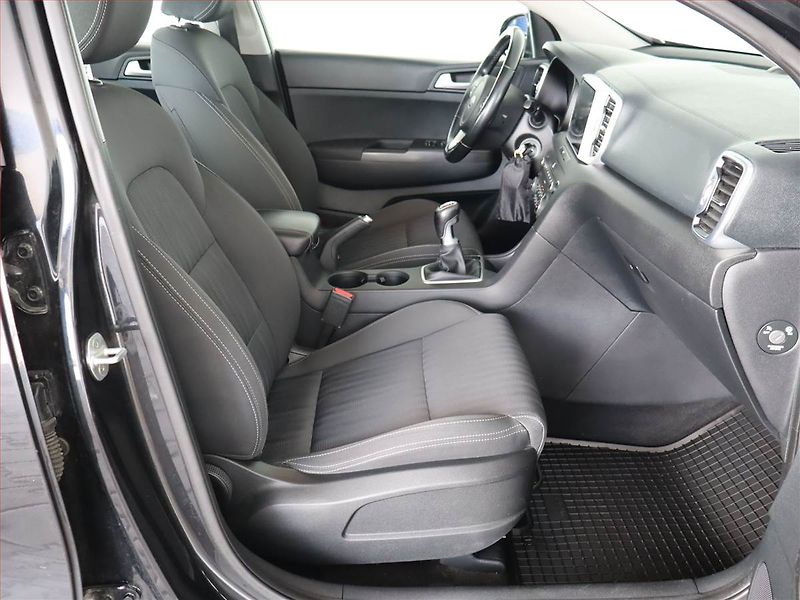Kia Sportage (2017) 1.7 CRDi, Serv.kniha, Navi - fotka 9 z 20