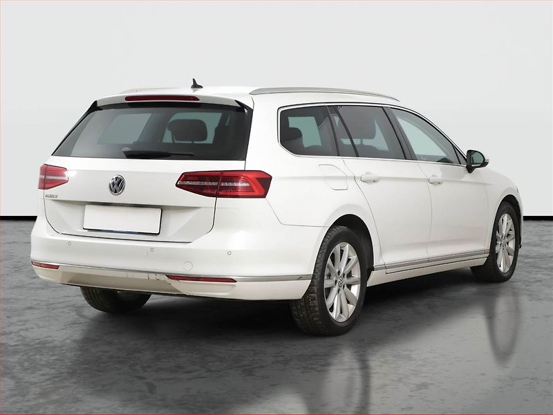 Volkswagen Passat (2017) Highline 2.0 TDI, Serv.kniha - fotka 5 z 20
